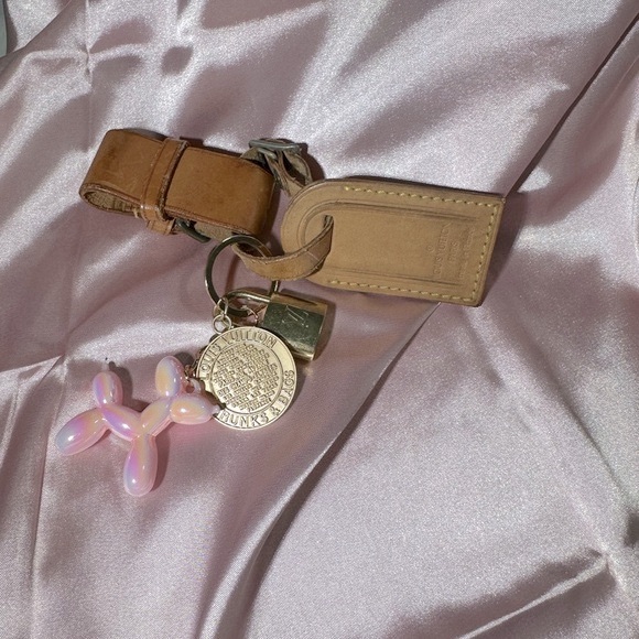 Louis Vuitton Bag Charm Gold with LV Luggage Tag and LV PadLock and Pink Balloon - Picture 8 of 17